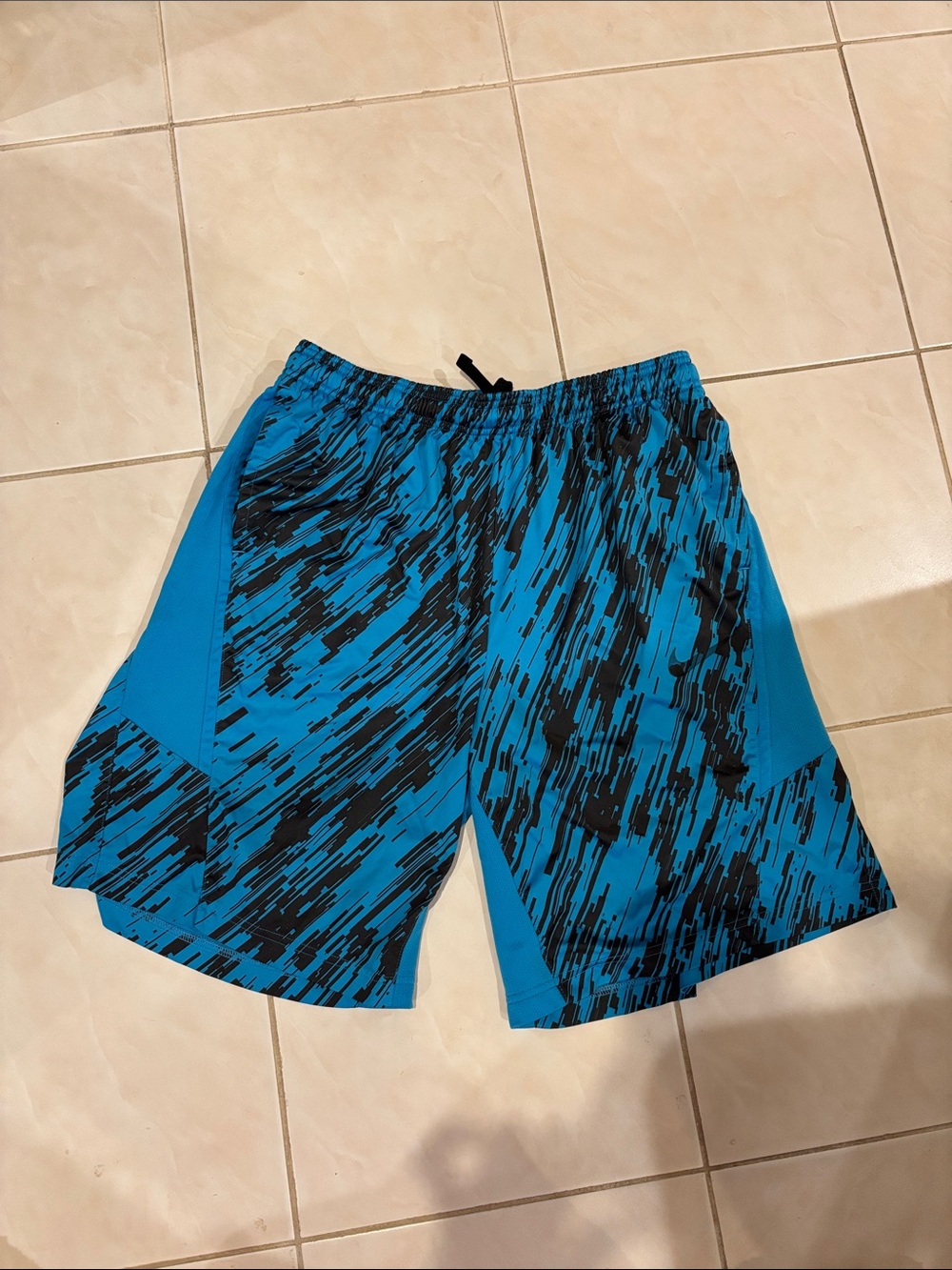 Nike Men's Teal and Black Graphic Training Shorts